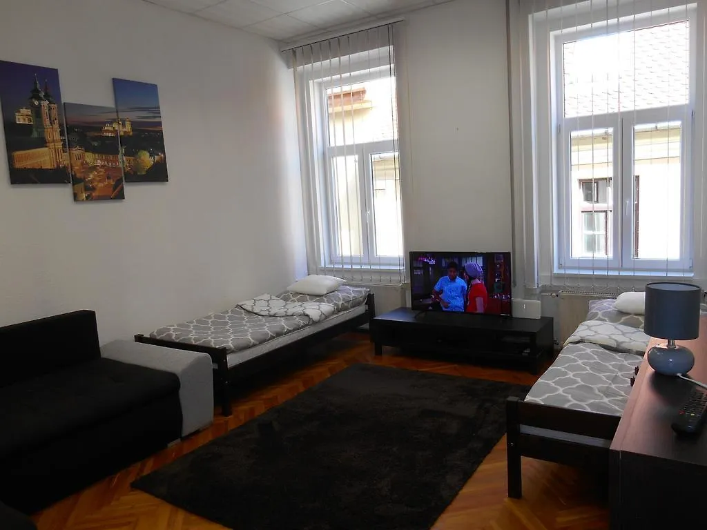 Akos Apartman Apartment Eger